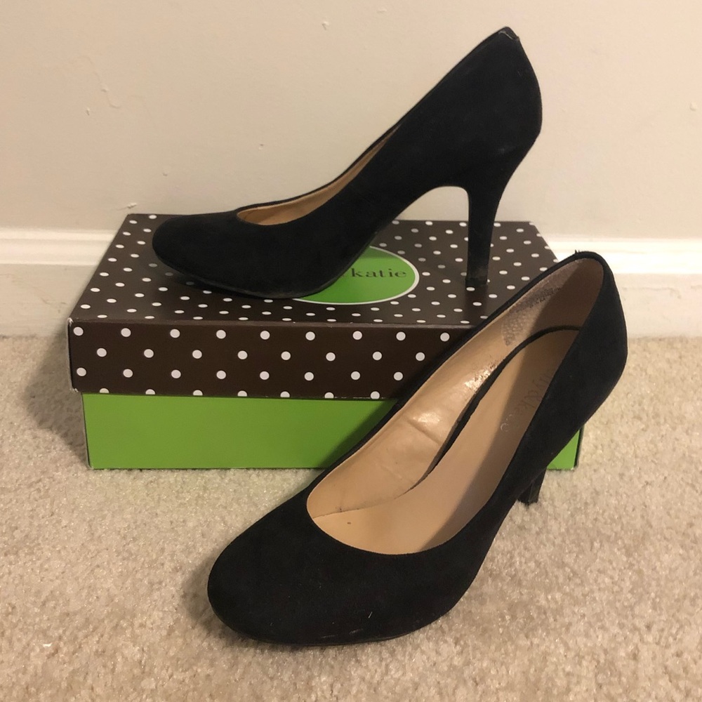 Kelly & Katie Isabel Pumps - Black Suede